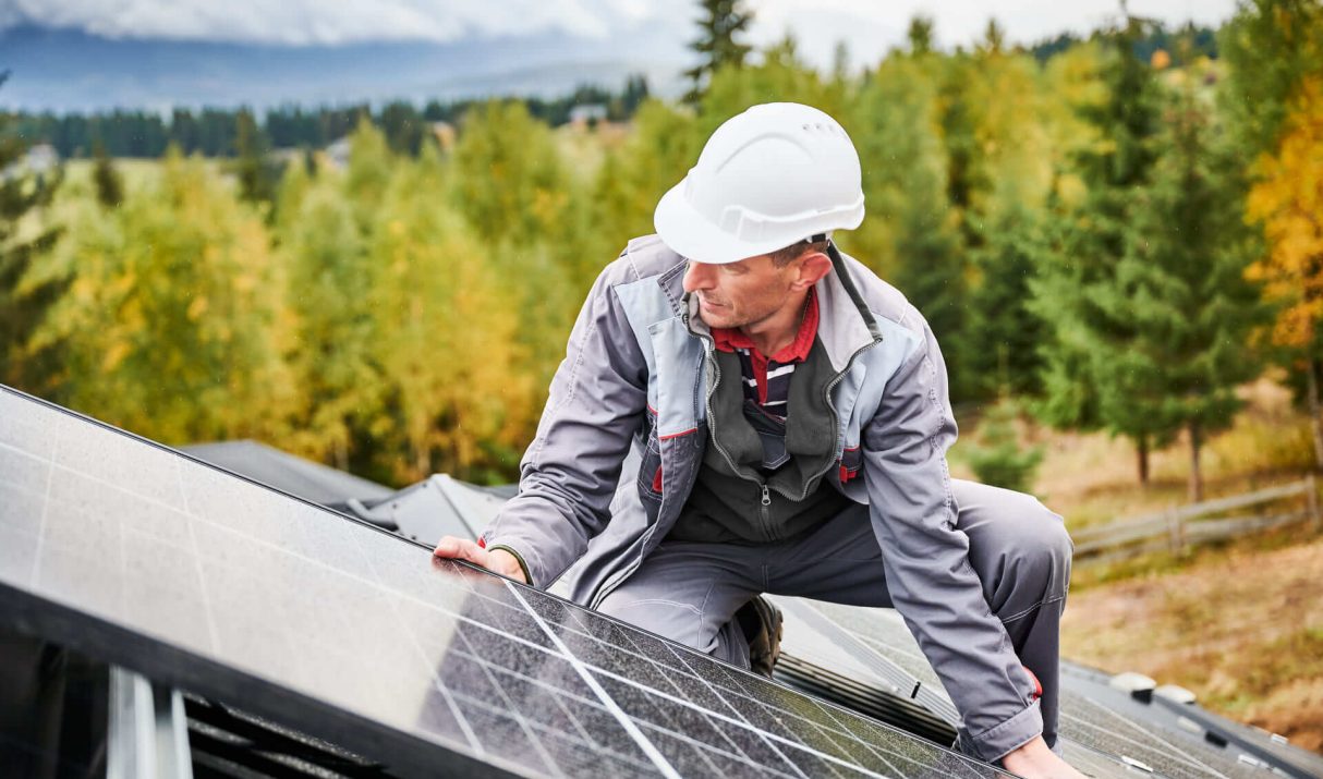 Solar Energy Explained: How GreenGlow&rsquo;s Solar Panels Work